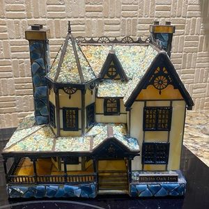 Forma Vitrum White oak inn original vintage stained glass